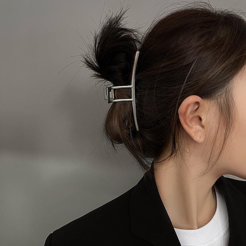 Woman Trendy Silver Pin Minimalist Dainty Design Hair Claws Women Hair Clips Fashion Hairpins Women Hair Accessories Hairgrip Barrettes Headwear